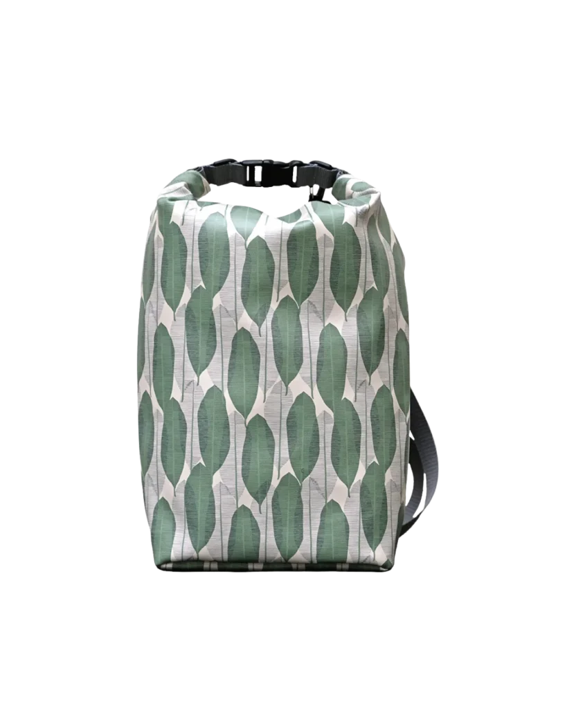 Ikuri Drybag Banana Leaf – Drybag in Grün mit Bananenblättern, wasserdicht, 10 Liter