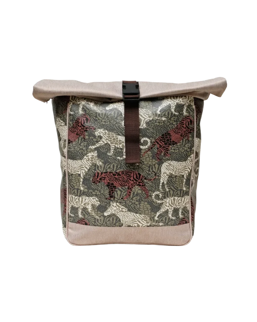 Ikuri Fahrradrucksack Damen Animals – Fahrradtasche und Rucksack in einem mit Animal Print, Leoparden auf Dunkelgrün