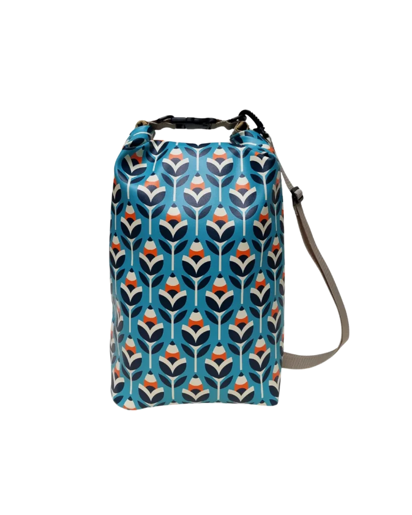 Ikuri Drybag Scandinavia – Drybag in Türkis mit Retro-Muster, wasserdicht, 10 Liter